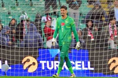 Altay Bayındır kariyerinin en kötü dönemini yaşıyor!
