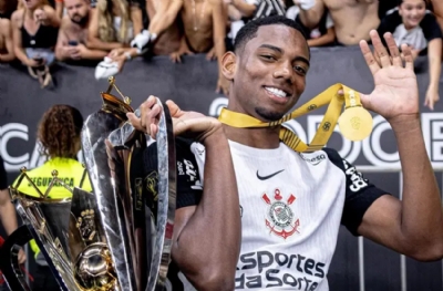 Fenerbahçe'ye 20'lik orta saha