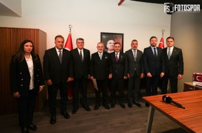 Beşiktaş'ın yeni Yönetim Kurulu: Geçiciler uçtu, kalıcılar yolda