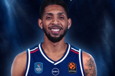 Anadolu Efes Mike James'in boşluğunu doldurdu