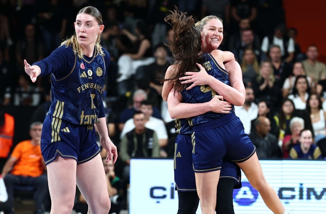 Fenerbahçe Tarfin, Süper Kupa'yı müzesine götürdü