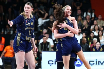 Fenerbahçe Tarfin, Süper Kupa'yı müzesine götürdü