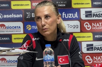 Necla Güngör Kıragası:Bu kızlar ilklerin takımı olmak istiyorlar