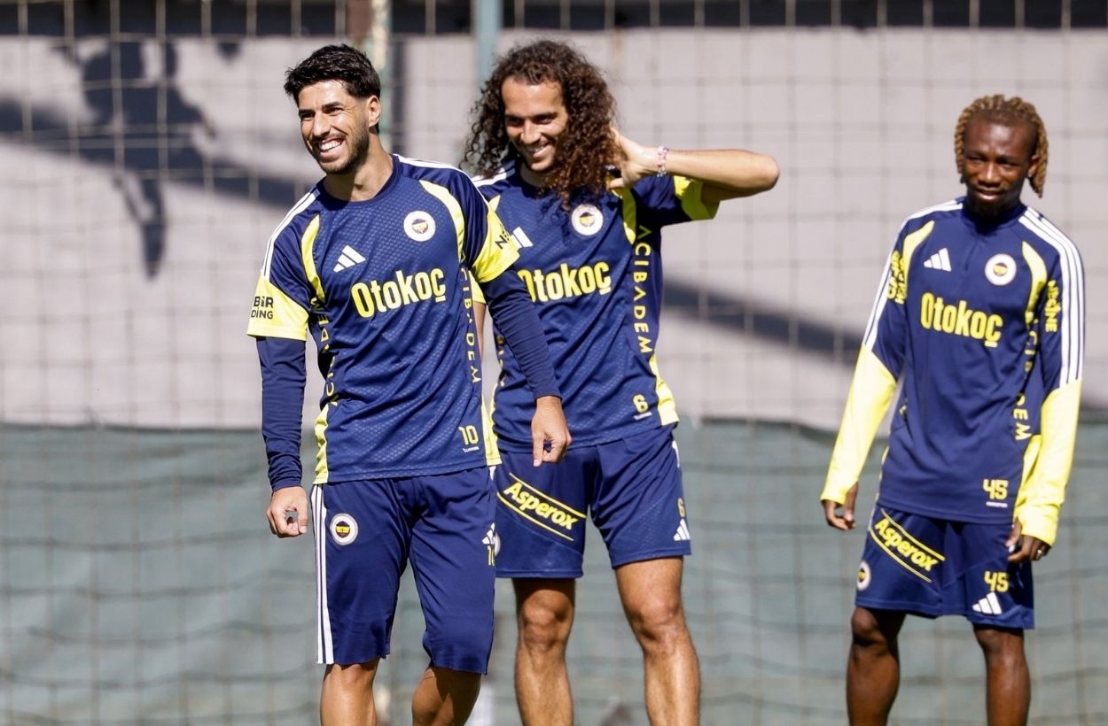 Fenerbahçe'nin kamp kadrosu açıklandı