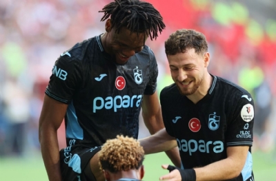 Solu hellaç pamuğu gibi attı!