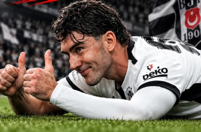 Mario Gomez ayağa kalk, büyüğün geldi!