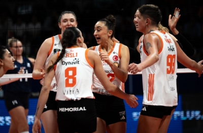İlbank - Eczacıbaşı Peron İstanbul: 0-3 (MAÇ SONUCU)