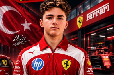Ferrari'de bir Türk! Gurur veren imza