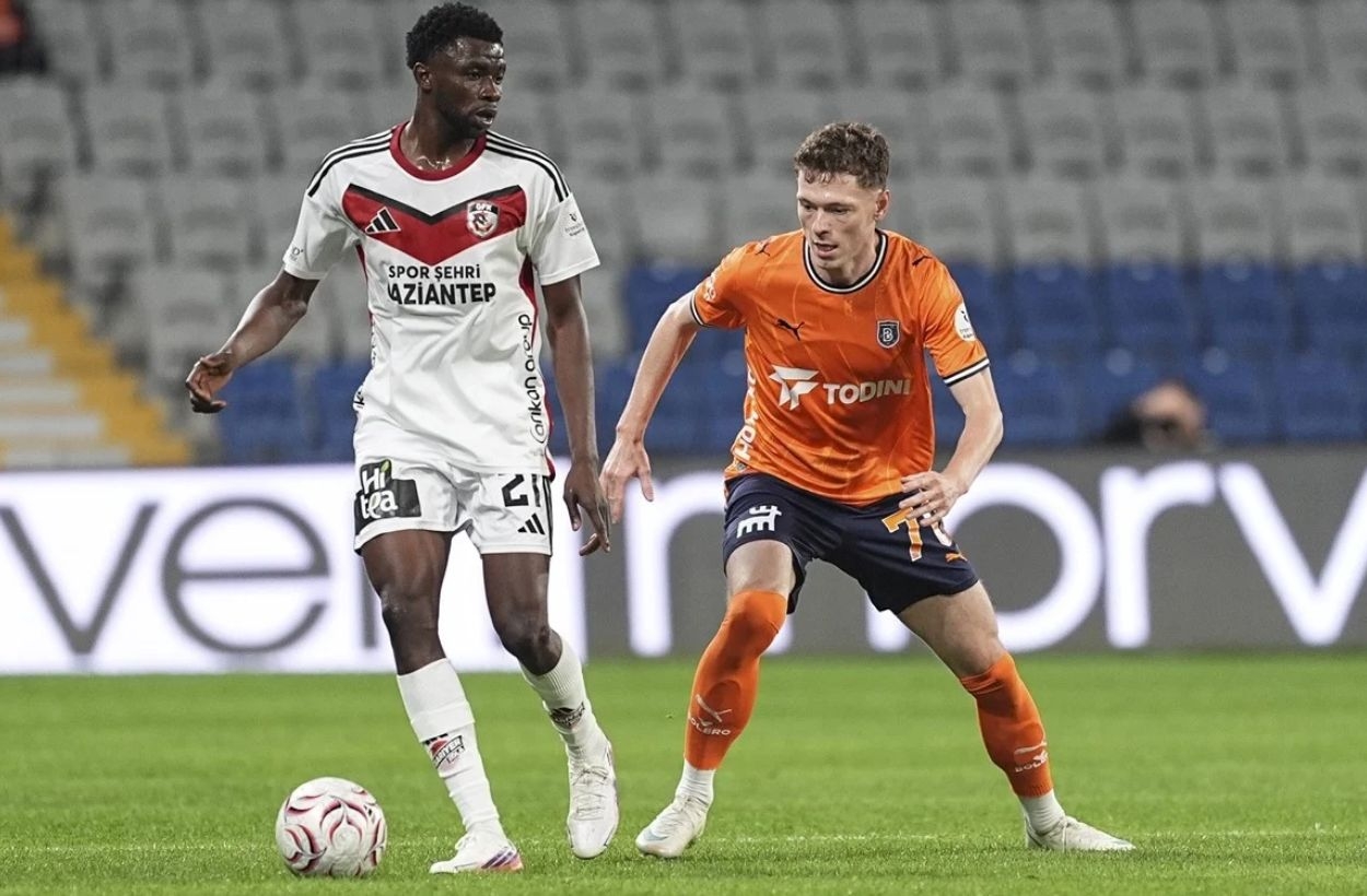 Başakşehir - Gaziantep FK: 2-1 (MAÇ SONUCU)