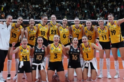 Eczacıbaşı Peron İstanbul - VakıfBank: 2-3 (MAÇ SONUCU)