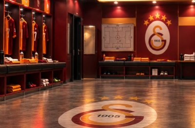 Galatasaray soyunma odası karıştı: Okan Buruk sadece izledi