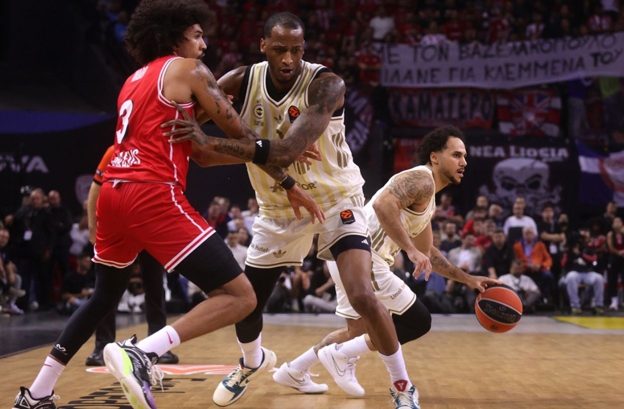 Olympiakos - Fenerbahçe Tarfin: 61-64 (MAÇ SONUCU)