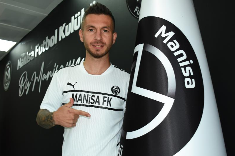 Adem Büyük'ün yeni takımı Manisa Futbol Kulübü oldu