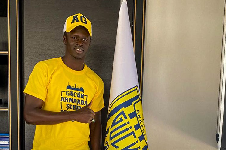 Ankaragücü, Fenerbahçe'den transferi resmen açıkladı
