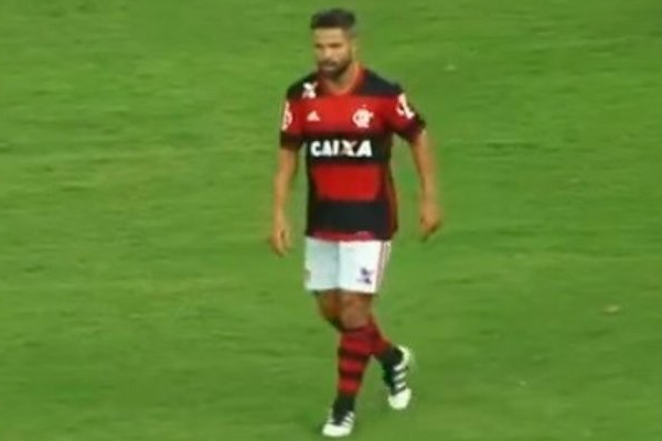 Diego Ribas'tan müthiş bacak arası
